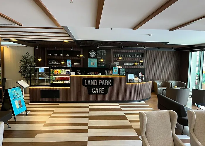 Land Park Hotel