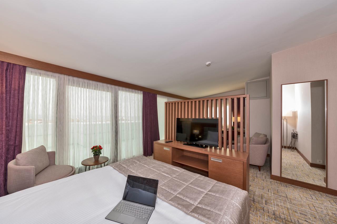 Land Park 4* Istanboel
