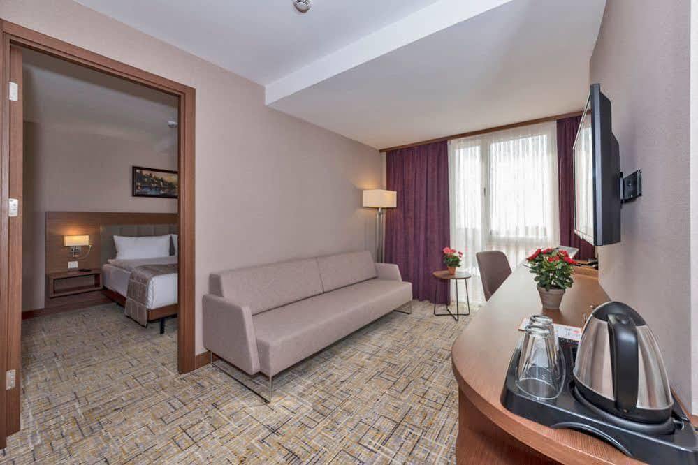 Land Park 4* Istanboel